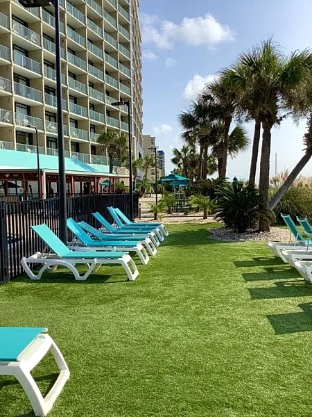 "SPECIAL" - Book 3 nights get the 4th Free - NEW LISTING - Oceanfront Bliss in Myrtle Beach, South Carolina, United States — photo 2