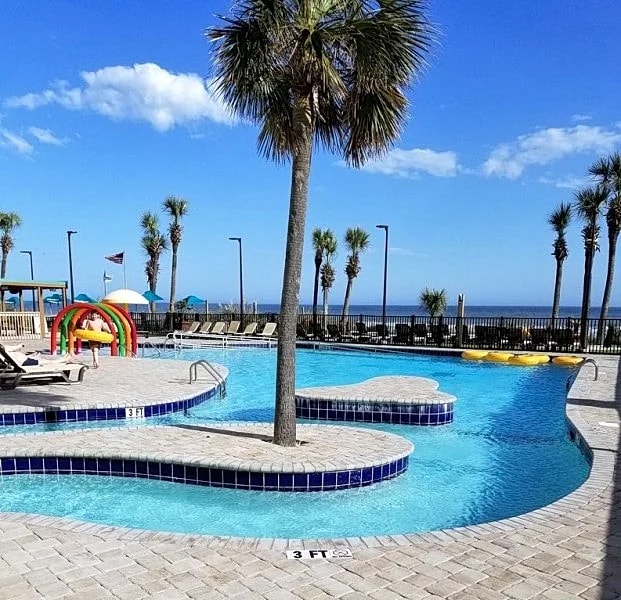 "SPECIAL" - Book 3 nights get the 4th Free - NEW LISTING - Oceanfront Bliss in Myrtle Beach, South Carolina, United States — photo 4