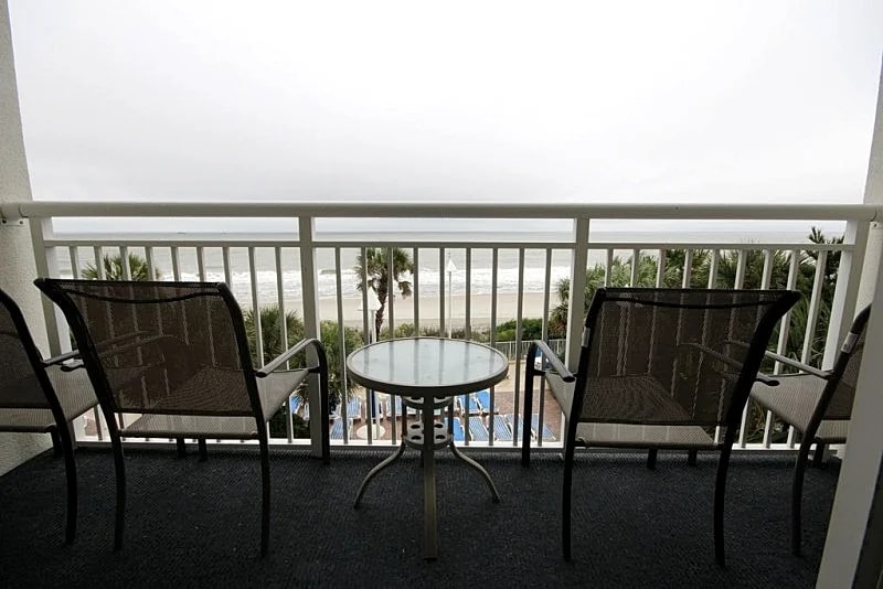 Renovated Oceanfront King Bed Suite - Perfect Getaway!