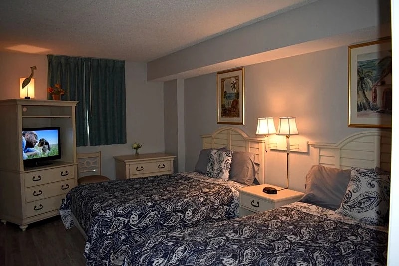 Awesome Direct Oceanfront 1 BR Condo Sleeps 4-8. Linens Included. in North Myrtle Beach, South Carolina, United States — photo 2