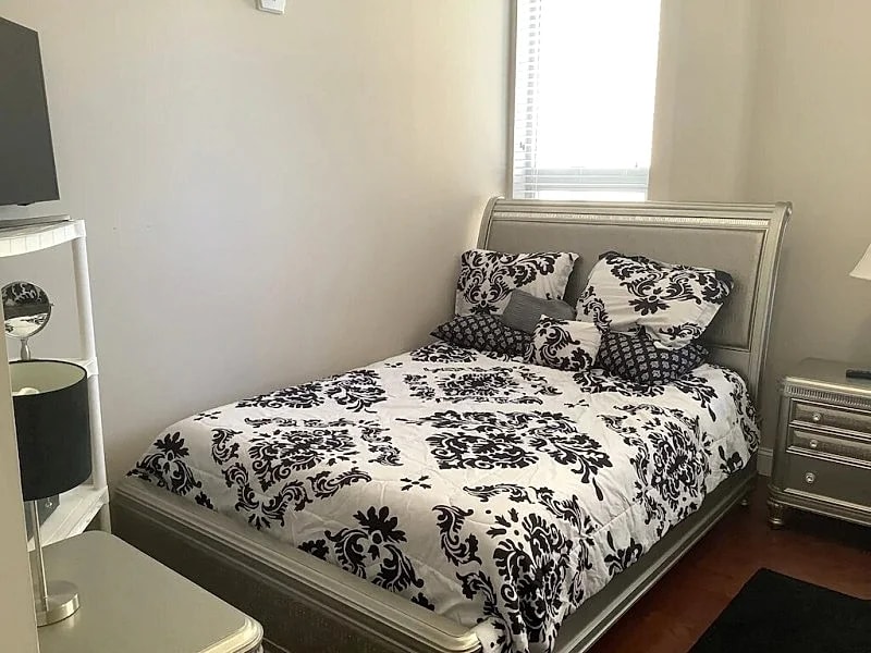 Center City??3BR/2BA Condo with amazing views near PA Convention Center/Historic in Philadelphia, Pennsylvania, United States — photo 2