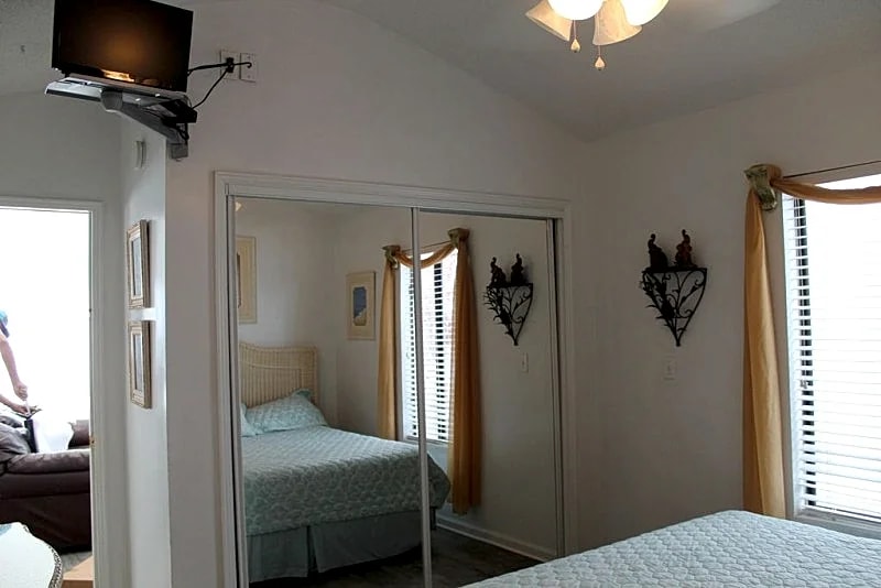 Discounted 6/13-6/20 Ocean view free golf cart and jacuzzi, WIFI, Smart TV in Myrtle Beach, South Carolina, United States — photo 3