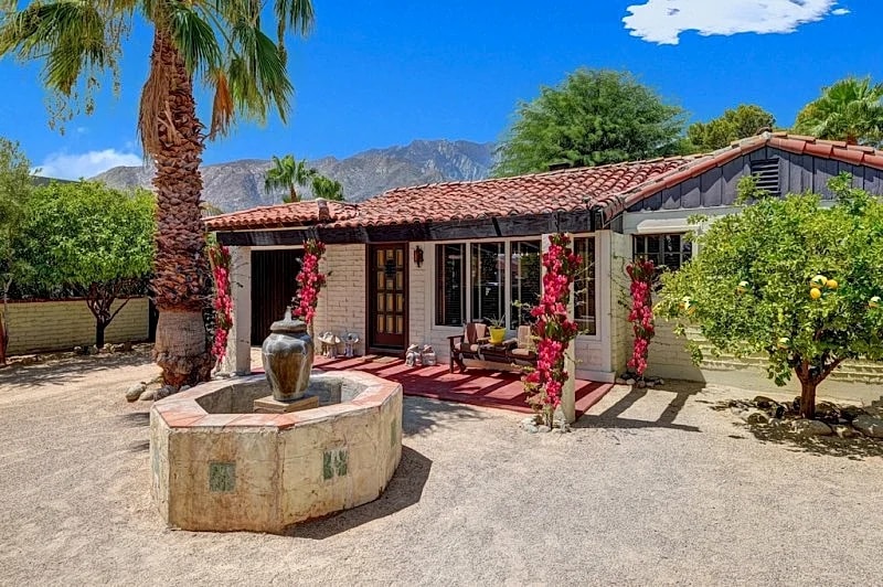 Private Spanish Villa Retreat - Saltwater Pool, Mountain Views, Bocce Ball, BBQ in Palm Springs, California, United States — photo 2