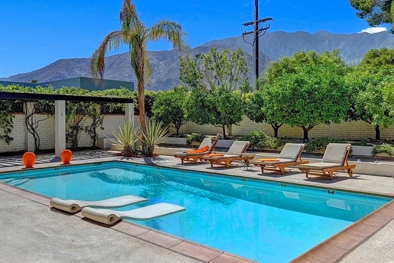 Private Spanish Villa Retreat - Saltwater Pool, Mountain Views, Bocce Ball, BBQ in Palm Springs, California, United States — photo 4