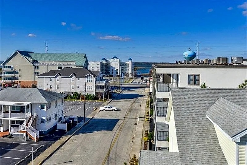Fabulous Views from this Spacious Ocean Front 4 BR Condo Sleeps 12 Indoor Pool not open 2020 in Ocean City, Maryland, United States — photo 4