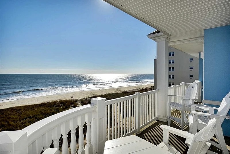 Fabulous Views from this Spacious Ocean Front 4 BR Condo Sleeps 12 Indoor Pool not open 2020 in Ocean City, Maryland, United States — photo 2