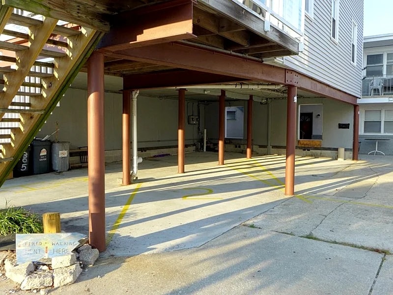 2 Bedroom , Beach Block Apt. w/free parking