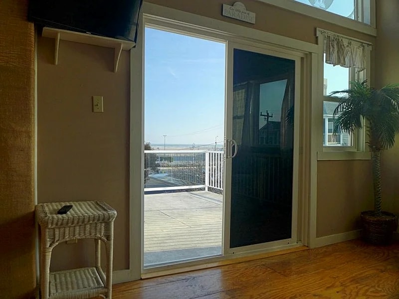 Beachy Home, 1/2 Block From Beach & Boards! in Wildwood, New Jersey, United States — photo 2
