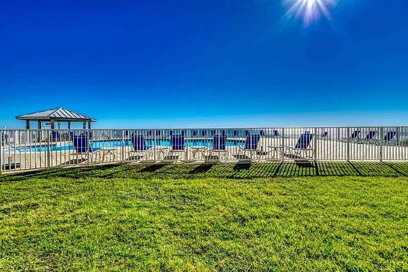 C104 | Beachfront with Beach Service, Pool, & WiFi in Miramar Beach, Florida, United States — photo 3