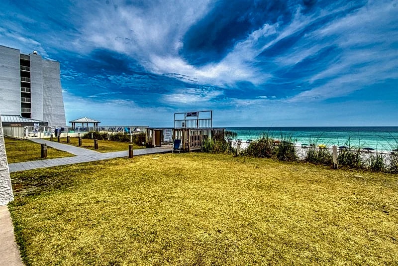 D104 | Beachfront with Beach Service, Pool, & WiFi in Miramar Beach, Florida, United States — photo 3