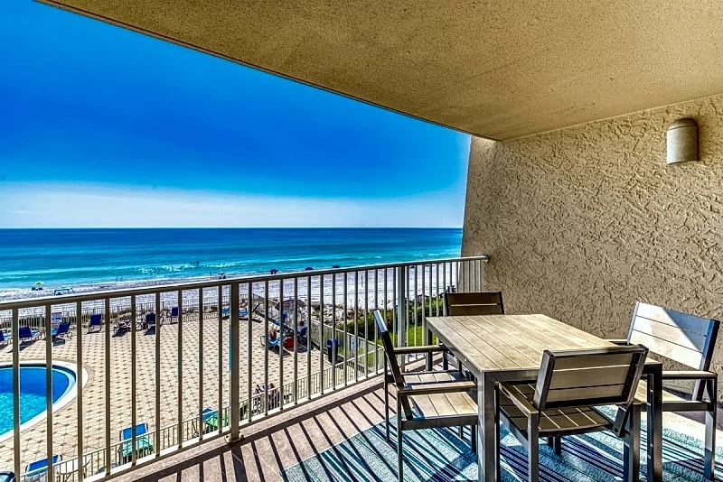 C303 | Beachfront with Beach Service, Pool, & WiFi in Miramar Beach, Florida, United States — photo 3