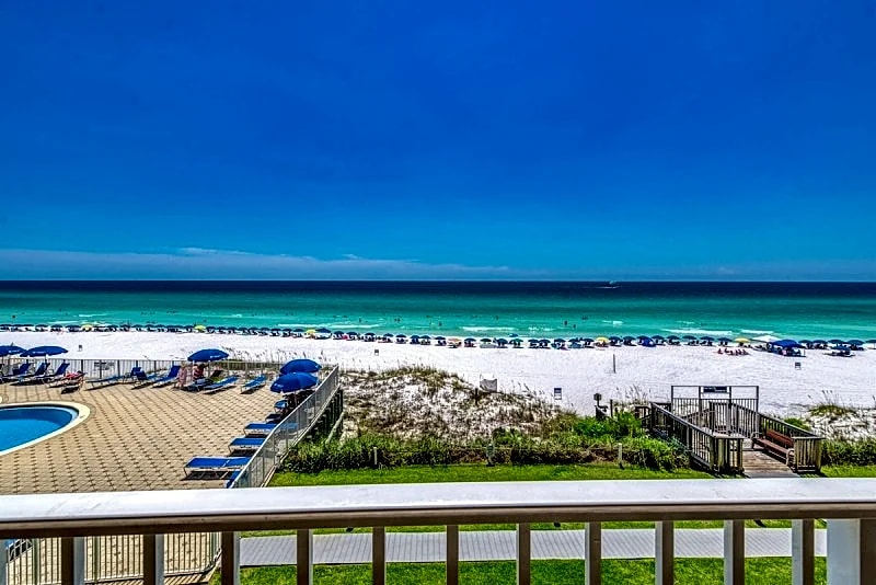C302 | Beachfront with Beach Service, Pool, & WiFi in Miramar Beach, Florida, United States — photo 3