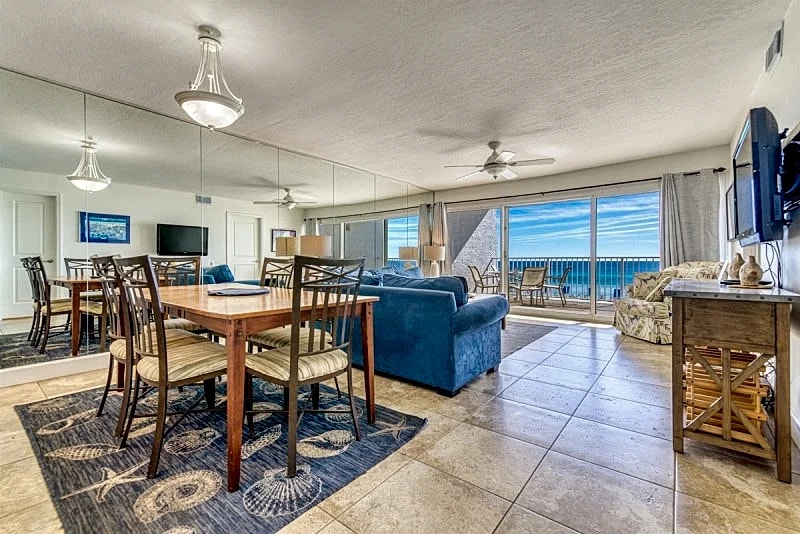 C204 | Beachfront with Beach Service, Pool, & WiFi in Miramar Beach, Florida, United States — photo 3