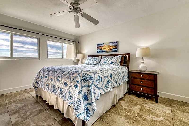 C204 | Beachfront with Beach Service, Pool, & WiFi in Miramar Beach, Florida, United States — photo 5