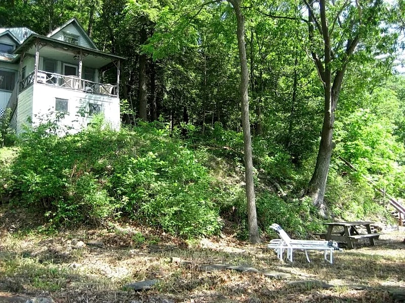 Charming Cottage overlooking Lake- East Side, Beautiful Sunsets in Burdett, New York, United States — photo 4
