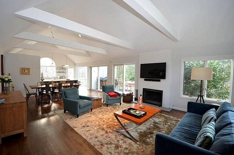 Bridgehampton Spotless Designer Home Heated Saline Pool, READ OUR REVIEWS in Bridgehampton, New York, United States — photo 2
