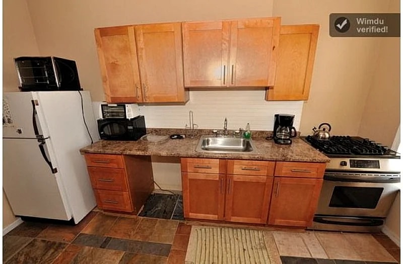 Brownstone Just 20 Mins to Manhattan! - 2,3,or 5 BR! in Queens, New York, United States — photo 5