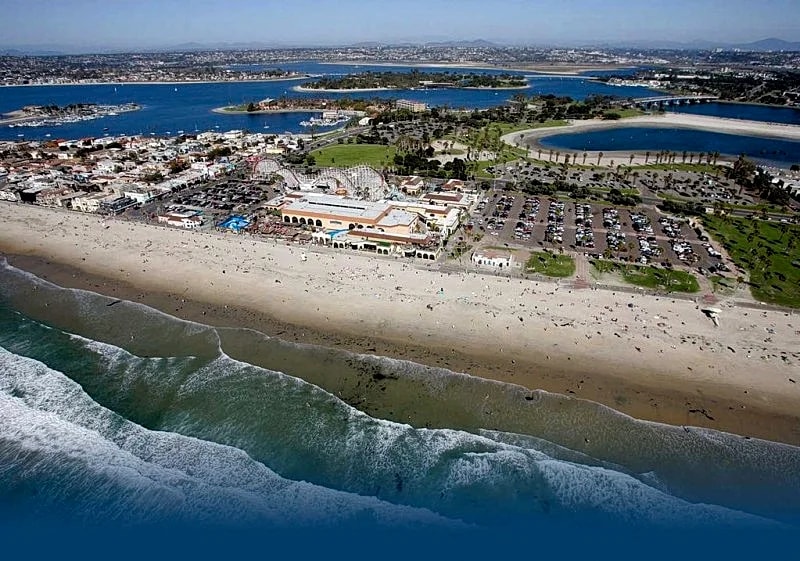 Tropical Retreat! 70 Steps to the Sand! in San Diego, California, United States — photo 2