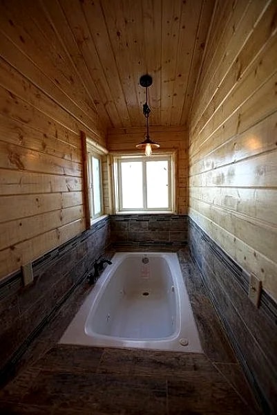 NEWLY REMODELED Modern Rustic Cabin -Wifi, cable, BBQ, PS3/wii, air hockey in Big Bear Lake, California, United States — photo 3