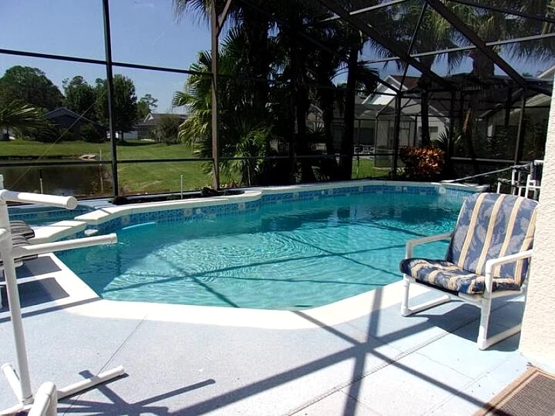 Lakefront Pool & Spa Retreat in Eagle Pointe, Kissimmee with Scenic Views in Kissimmee, Florida, United States — photo 4