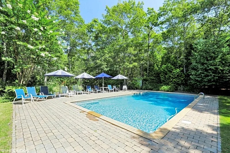 Five Star 5000 sq ft Beautiful & Spacious Home Heated Pool in East Hampton, New York, United States — photo 4