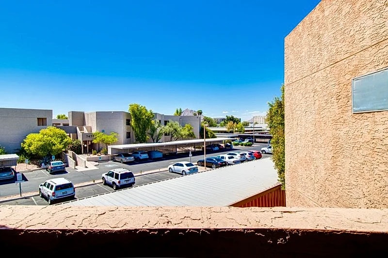 Modern Condo in Heart of Old Town Scottsdale in Scottsdale, Arizona, United States — photo 5
