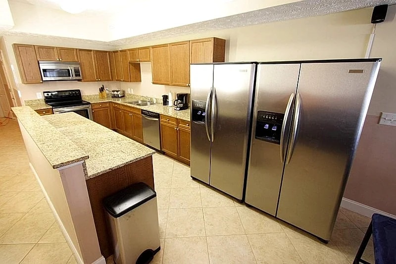 3100 SqFt Villa with 6 bedrooms, 5 bathrooms in Central Myrtle Beach in Myrtle Beach, South Carolina, United States — photo 4