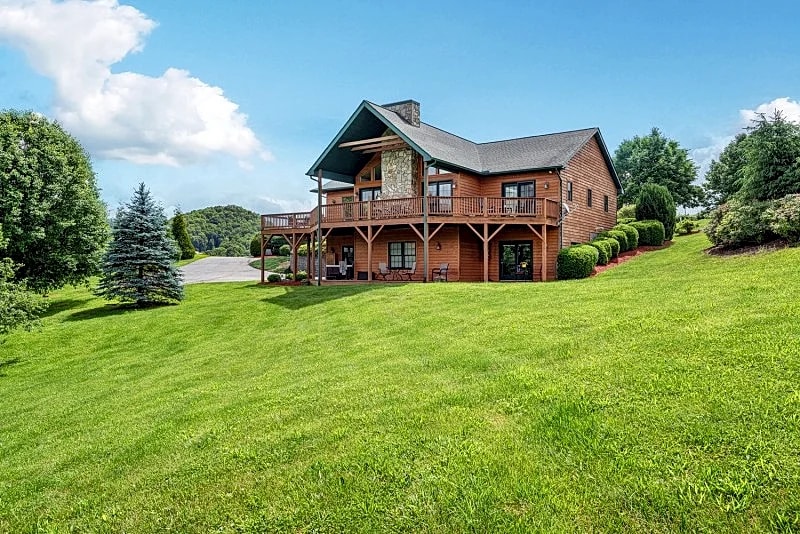 Everview - Near Waynesville, North Carolina