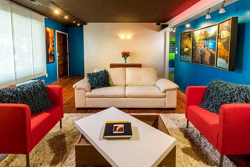 CherryHill Downtown HAUS: Super Clean - A/C - Techie