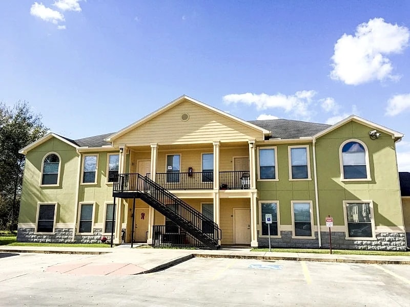 New Listing!! Newly furnished condo, I-10 West/Beltway 8, 4 bedrm 2 bath, 77080
