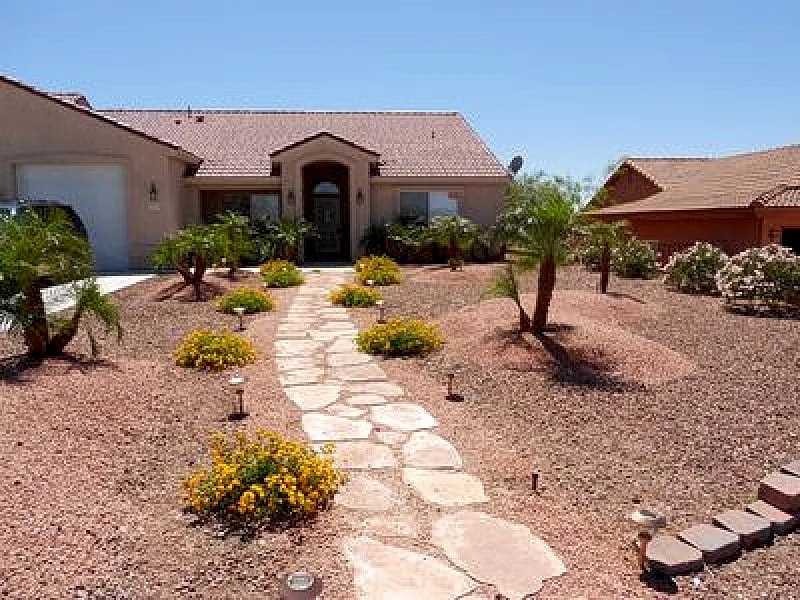Quiet and Spacious 4-br home - Safe Neighborhood - SNOWBIRDS WELCOME
