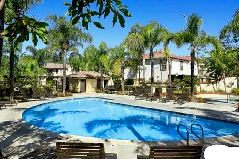 Tustin Retreat • 4 Beds • Sleeps 8 • Family Ready