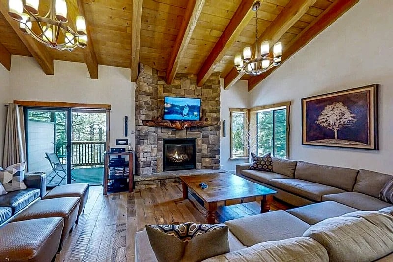 Mammoth Village Retreat w/3br+loft+4ba+2br nooks. Fits multi-families in style! in Mammoth Lakes, California, United States — photo 4