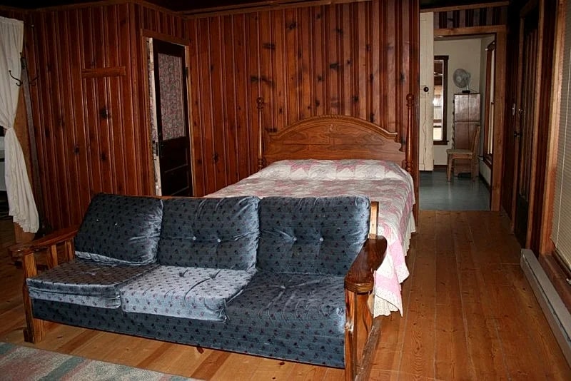 Spacious but cozy farmstead lodge has stone fireplace and sleeping for 9 to 10 in St James, Missouri, United States — photo 3