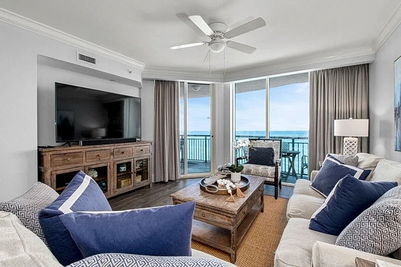 Blue Haven | Luxurious Oceanfront Condo at Mar Vista Grande in North Myrtle Beach, South Carolina, United States — photo 3