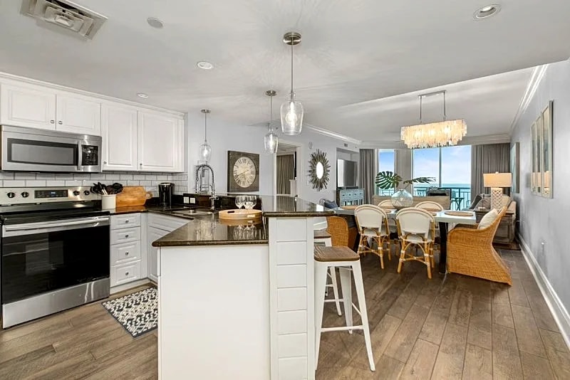 Blue Haven | Luxurious Oceanfront Condo at Mar Vista Grande in North Myrtle Beach, South Carolina, United States — photo 5