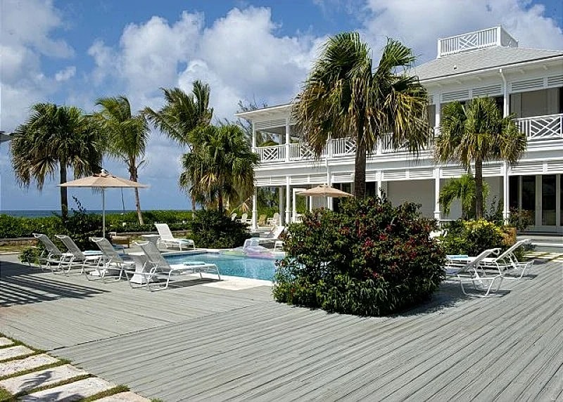 Magnificent 9-Bedroom Beachfront Compound w/ Private Pool French Leave Beach in Eleuthera, Bahamas — photo 3