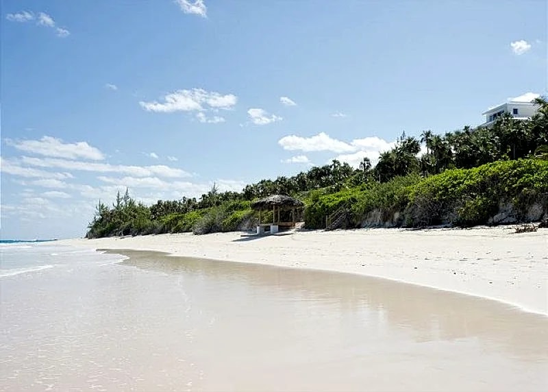 Brand New Beachfront Home w/Private Pool on Prestigious Banks Road Near Tippy in Eleuthera, Bahamas — photo 5