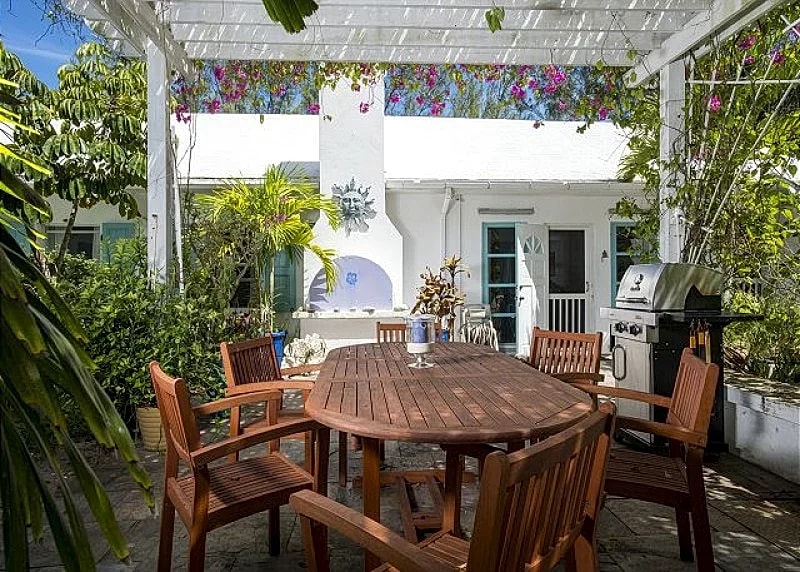 Private Beachfront Estate on Pink-Sand Poponi Beach, Walk to Two Restaurants in Eleuthera, Bahamas — photo 5
