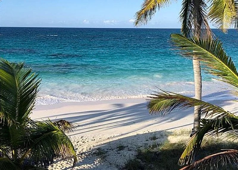Private Beachfront Estate on 25 Acres w/Pool, Walk to Restaurant/Bar in Eleuthera, Bahamas — photo 3