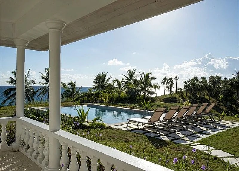 Private Beachfront Estate on 25 Acres w/Pool, Walk to Restaurant/Bar in Eleuthera, Bahamas — photo 4