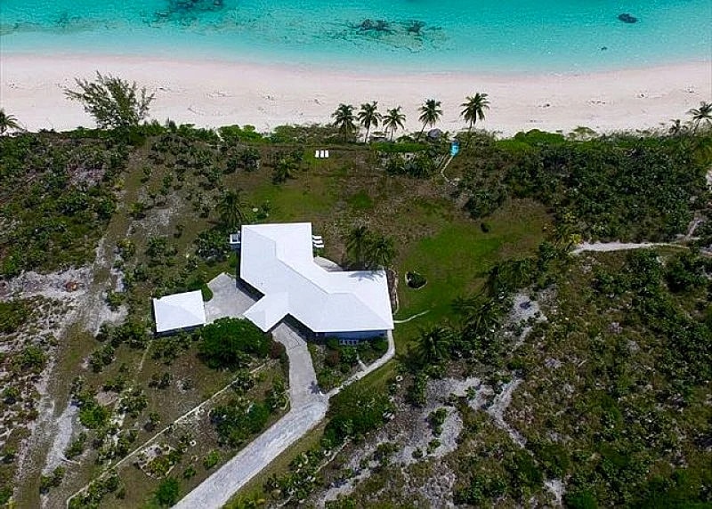 Private Beachfront Estate on 25 Acres w/Pool, Walk to Restaurant/Bar in Eleuthera, Bahamas — photo 5