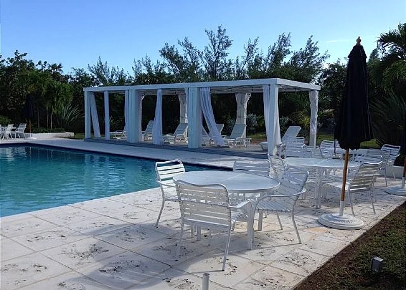 Elegant and Historic Villa Directly on Windermere Beach w/ Pool in Eleuthera, Bahamas — photo 3