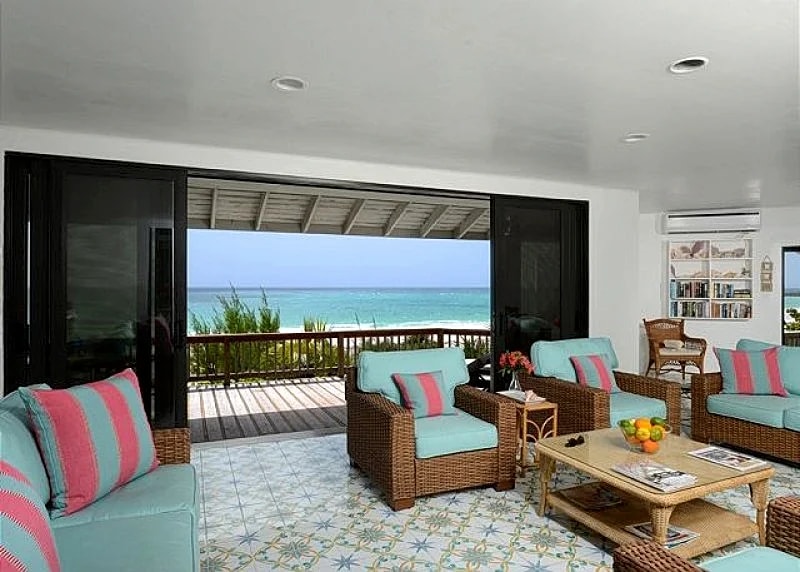 Elegant and Historic Villa Directly on Windermere Beach w/ Pool