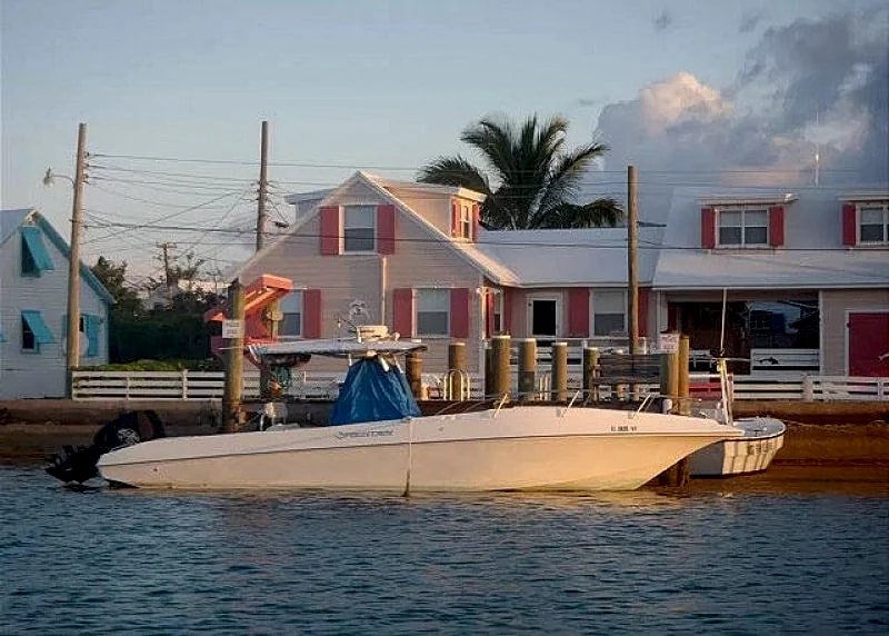 Charming Waterfront Cottage w/ Tropical Garden, Walk to Sandbar Bar and Grill