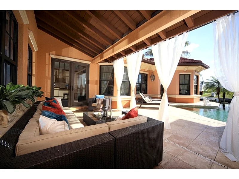 Luxury at its finest! Make this your next seasonal vacation home in Punta Gorda, Florida, United States — photo 3