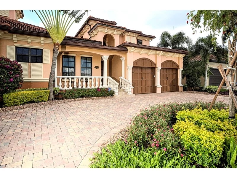 Luxury at its finest! Make this your next seasonal vacation home in Punta Gorda, Florida, United States — photo 4