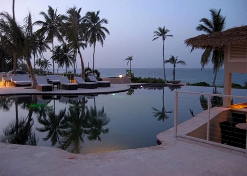 Stunning Contemporary Beach Villa In Boutique Club With Pool, Restaurant, Bar in Eleuthera, Bahamas — photo 2