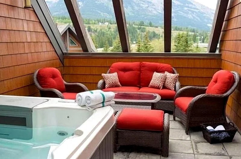 403 Amazing Penthouse-Private Hot Tub #1 of 5 - 403 in Canmore, Alberta, Canada — photo 1