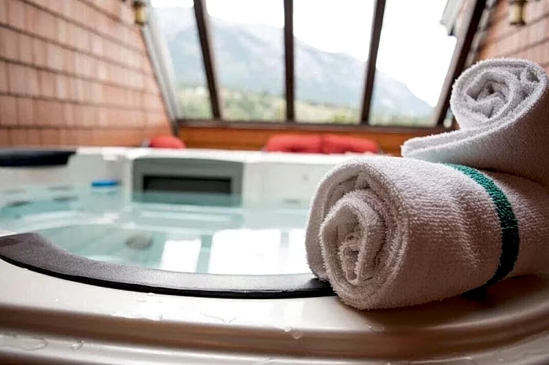 403 Amazing Penthouse-Private Hot Tub #1 of 5 - 403 in Canmore, Alberta, Canada — photo 3